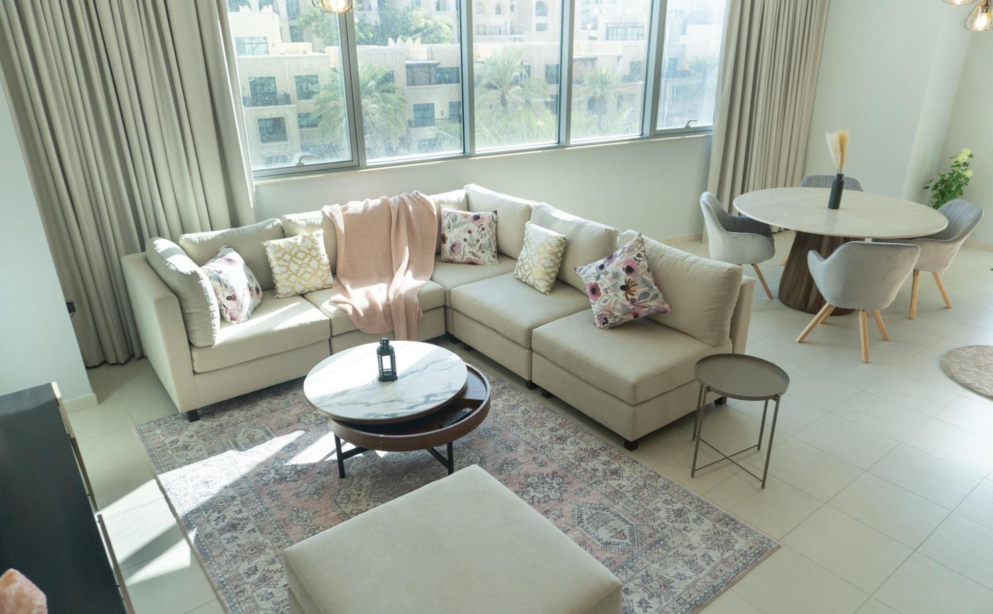 Downtown Oasis, Burj Khalifa Views, Luxury Amenities Lägenhet Dubai Exteriör bild