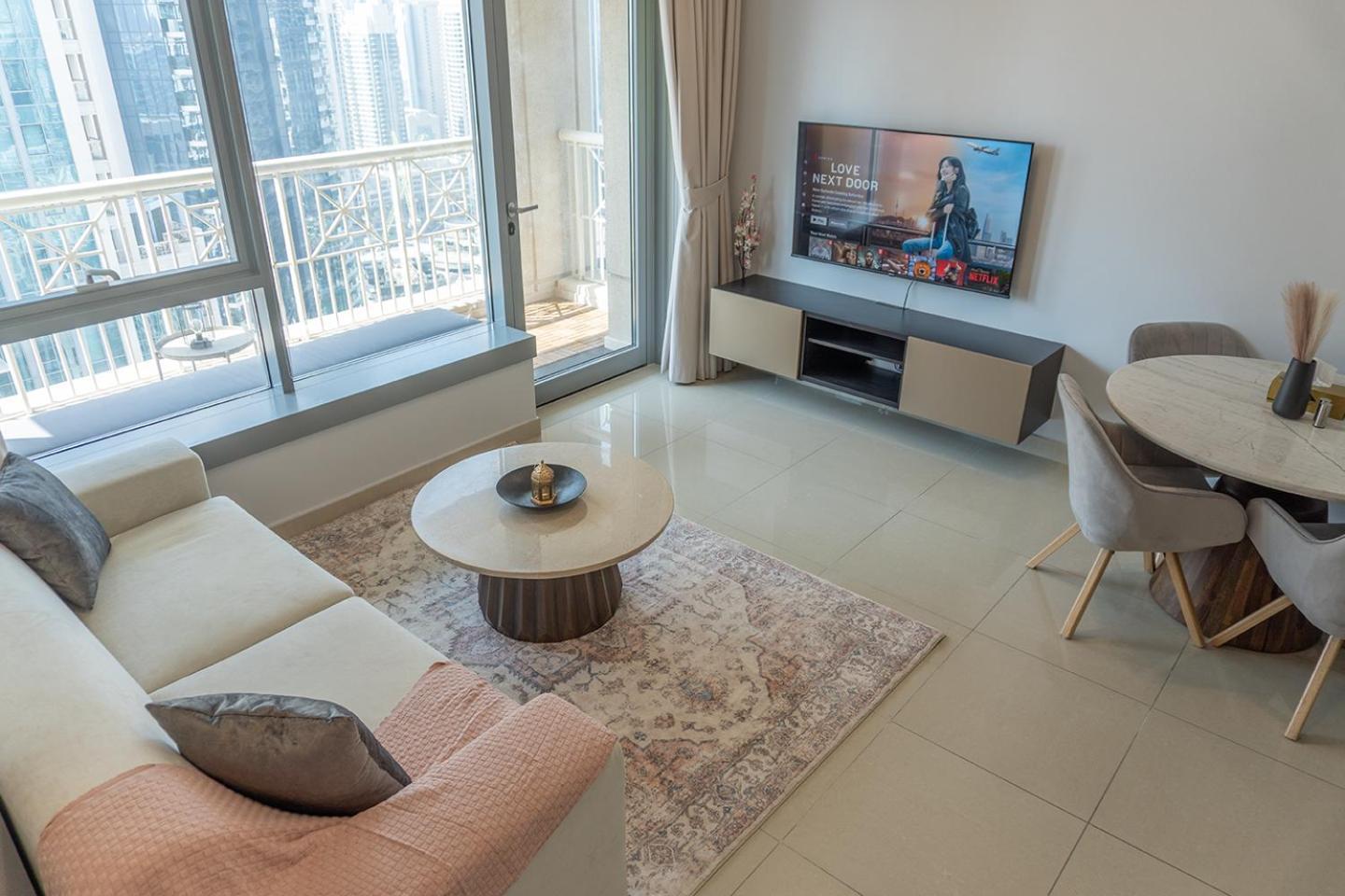 Downtown Oasis, Burj Khalifa Views, Luxury Amenities Lägenhet Dubai Exteriör bild
